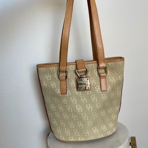 Dooney & Bourke Purse